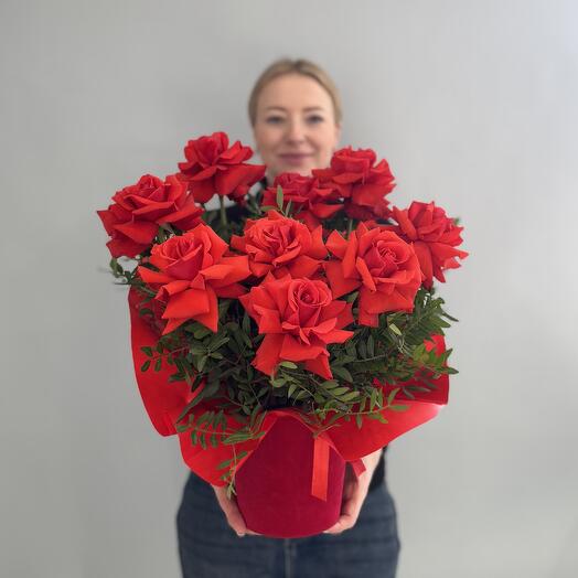 Бокс из 9 алых французских роз
