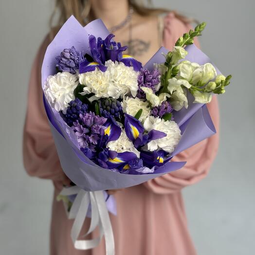 Ramo de iris, jacintos y antirrinum