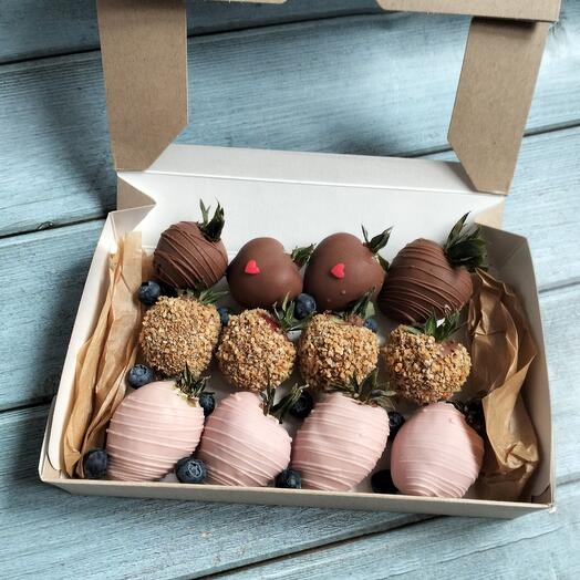Strawberries in chocolate 16pcs