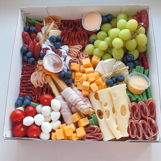 Гастробокс "Сырно-мясной бранч"