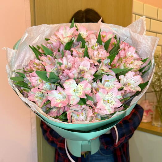 Букет альстромерий