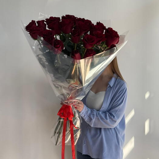 Букет из 25 метровых красных роз