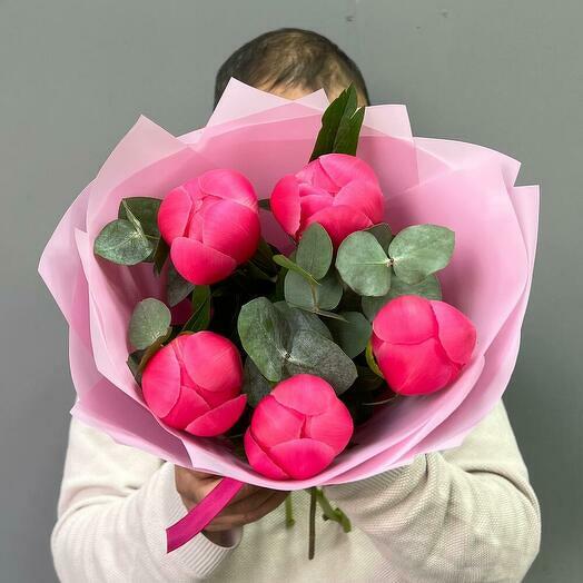 5 пионов Корал Шарм и эвкалипт 5 шт (0006) peony