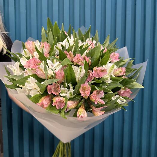 Букет из альстромерии