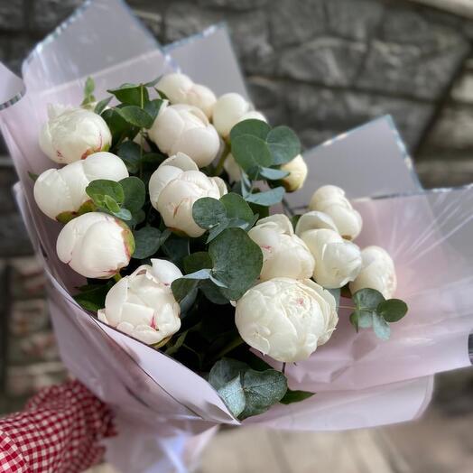 Пионы в букете (15 шт)