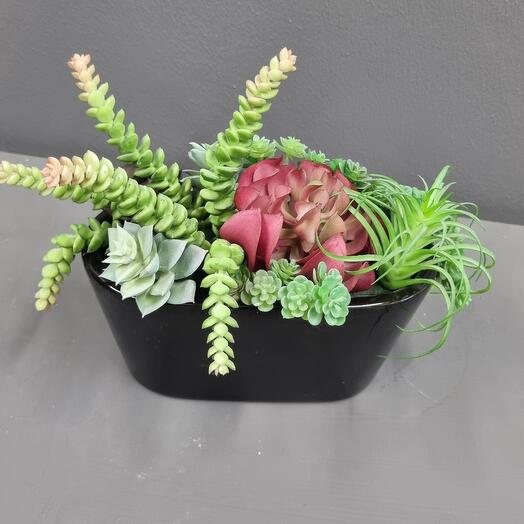 Интерьерная композиция из искусственных суккулентов