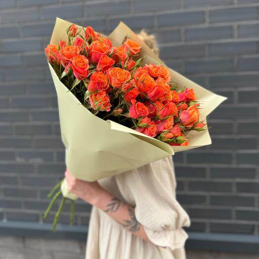 Букет 9 роз кустовых