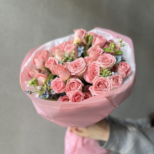 Букет «улыбка» с кустовыми розами 🌸