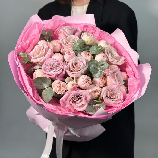 Delicate duo bouquet of peony-like roses