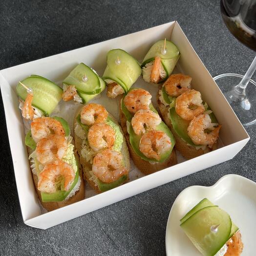 Bruschetta and canapes with shrimps