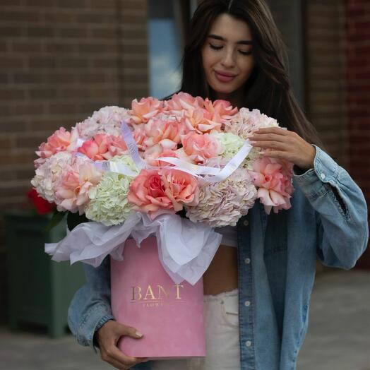 Розовый бархатный бокс