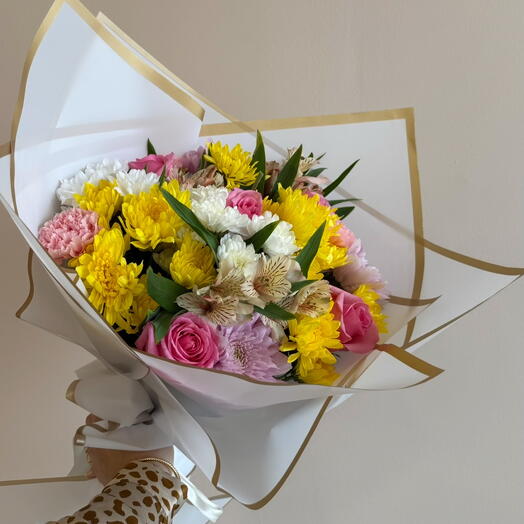 Змішаний букет від флориста