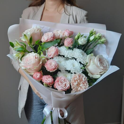 Букет с розами, хризантемой, альстромерией, эустомой