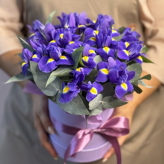 15 ирисов в коробке