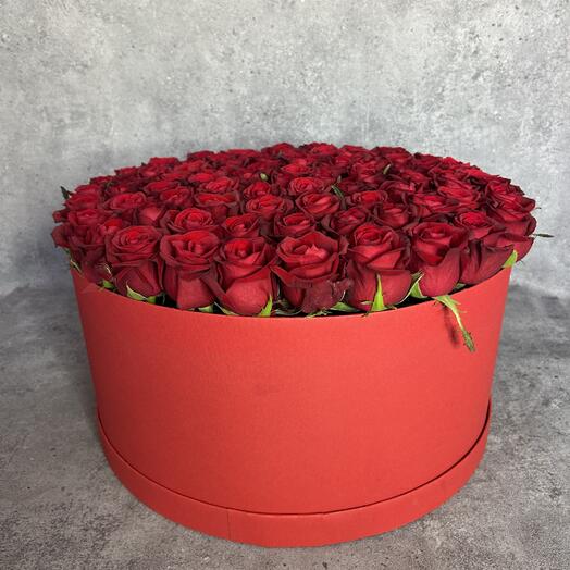 101 роза в коробке