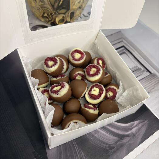 Малина в двойном шоколаде