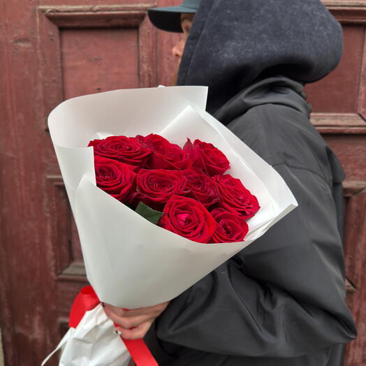 9 красных роз