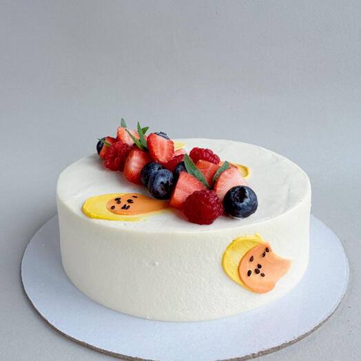 Торт манго-маракуйя-чиа со свежими ягодами