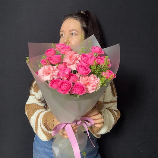 Сборный букет с пионовидной розой «Джулия»