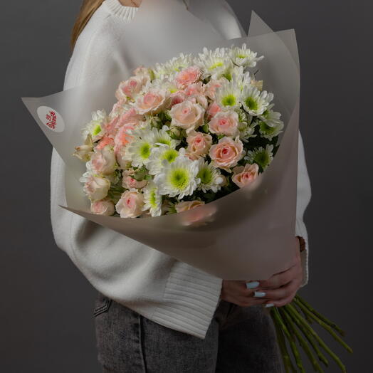 Букет из кустовых хризантем и роз | 15 шт