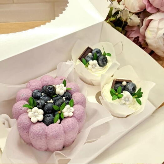 Набор Бенто-торт и два капкейка