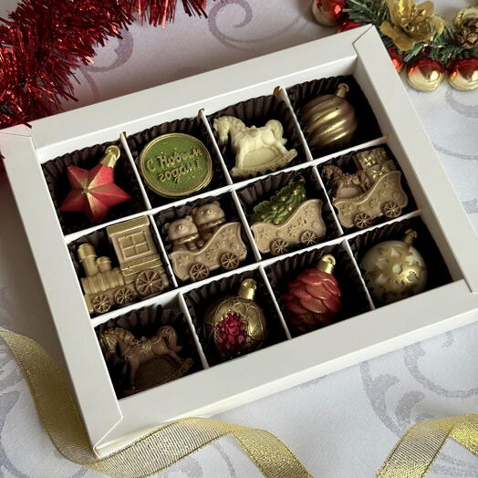 Набор шоколадных конфет «С Новым годом» 12 штук