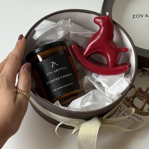 Новогодний набор ароматичнская свеча и свеча Лошадка