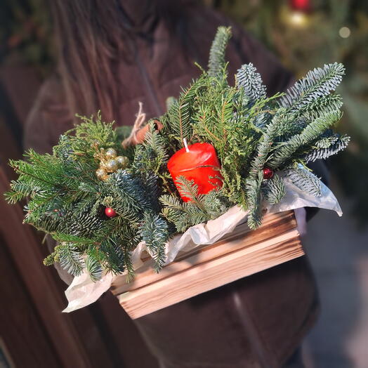 Новогодняя композиция в ящике S