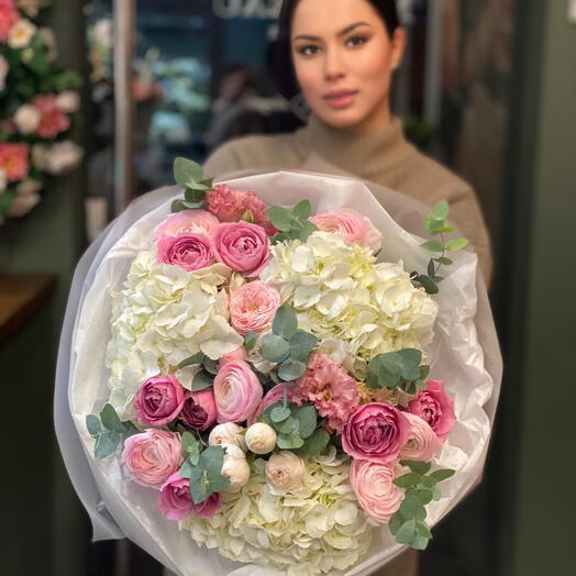 Rose Nuage — премиальный букет из ранункулюсов, гортензии и пионовидных роз