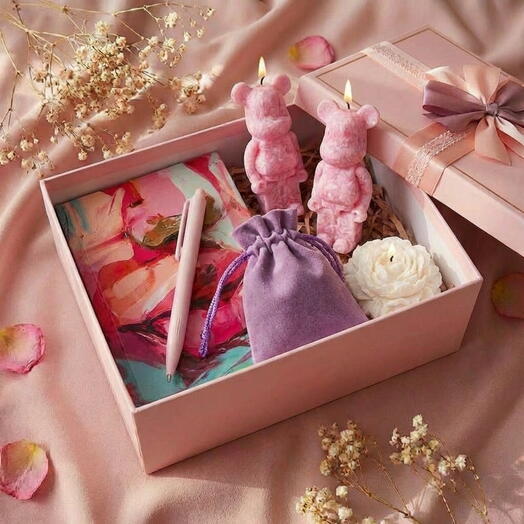 Трендовый подарок любимой девушке, подруге: розовый бокс с канцелярией и ПП сладостями, подарок коллеге