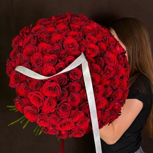 Букет 101 голландская роза "Эксплорер" любимой жене