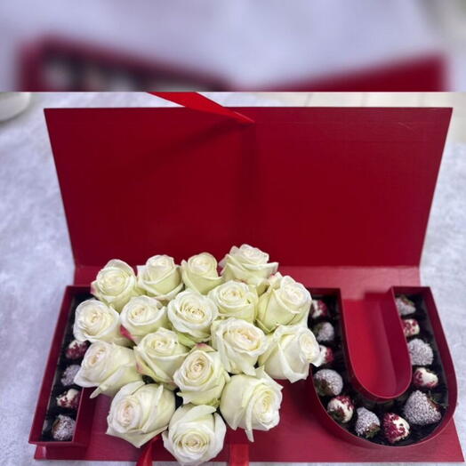 Цветы в коробке l love you