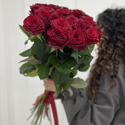 Букет из 21 роз Red Naomi