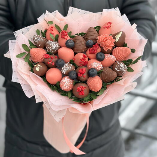 Букет из клубники в шоколаде, сладкий букет, клубника в шоколаде, съедобный букет N1/2