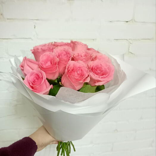 Букет из 15 розовых роз в воздушном облаке