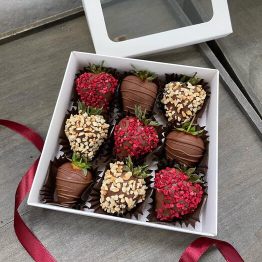 Клубника в шоколаде , 9 ягод