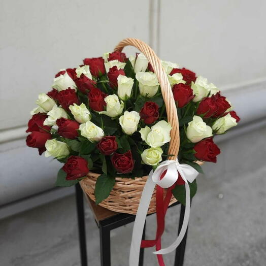 Корзина с цветами