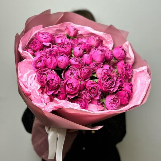 Букет пионовидных кустовых роз 11шт