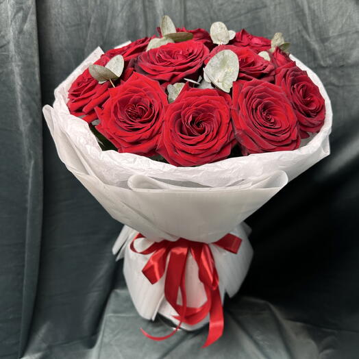 🌹Букет из бордовых роз и эвкалипта