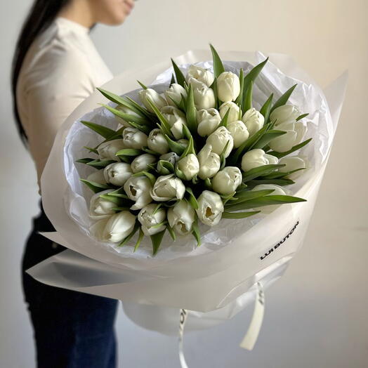Букет "35 белых тюльпанов"