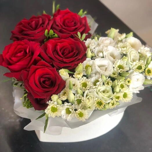 Коробка сердце с красной розой