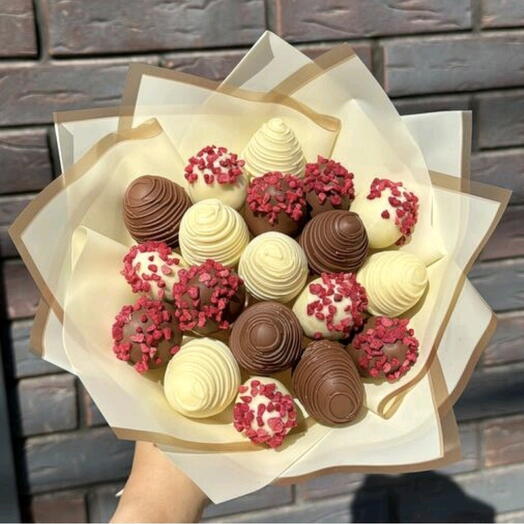 Букет с клубникой в шоколаде 17