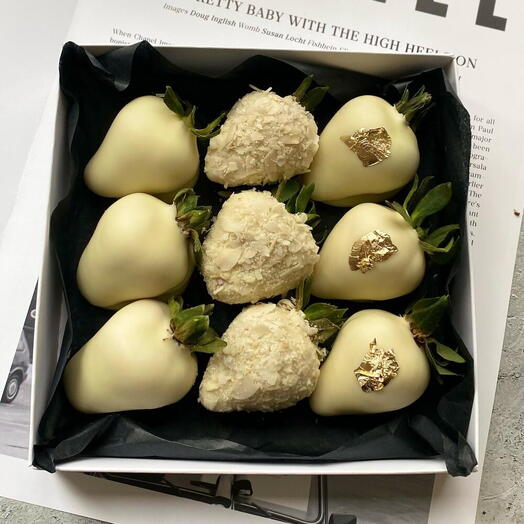 Chocolate-Dipped Strawberries with Edible Gold