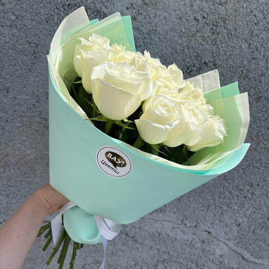 Моно букет 15 белых роз