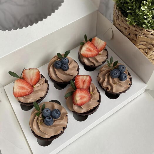 Шоколадные капкейки с кремом чиз 🧁с яблоками (клубника ,голубика )в наборе (6шт)