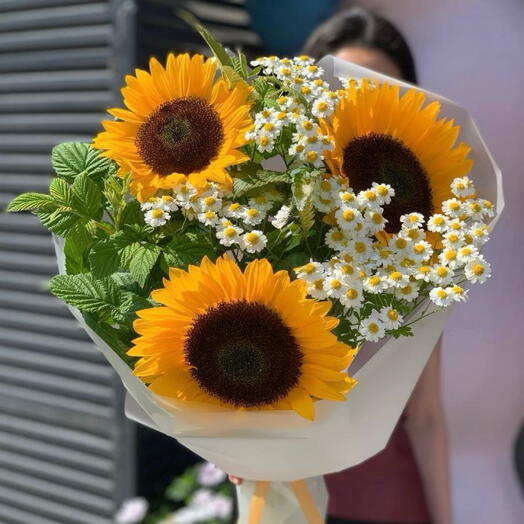 Букет с подсолнухами и ромашками💛