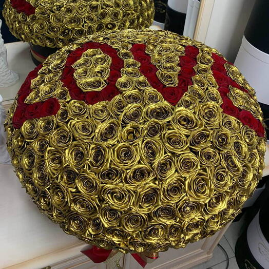 Золотые розы LOVE - 351 шт