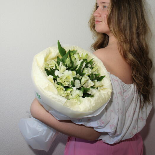 Монобукет из белых альстромерий, 11 шт