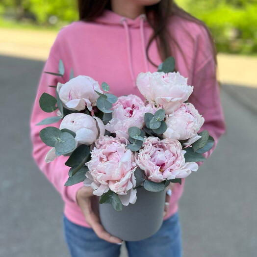 Розовые пионы