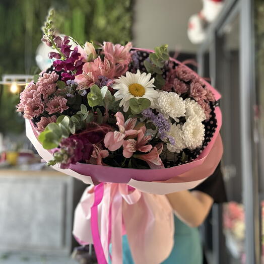 Букет с ромашкой, львиным зевом , эвкалиптом и хризантемами 🌸